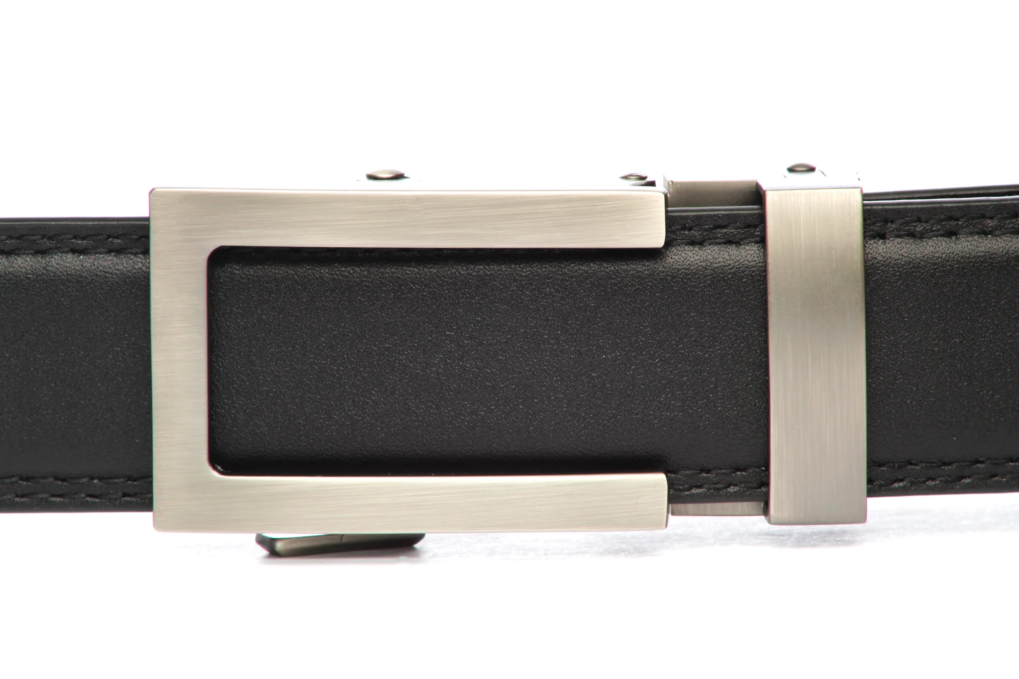 1.25" Traditional Buckle in Gunmetal - Image 3