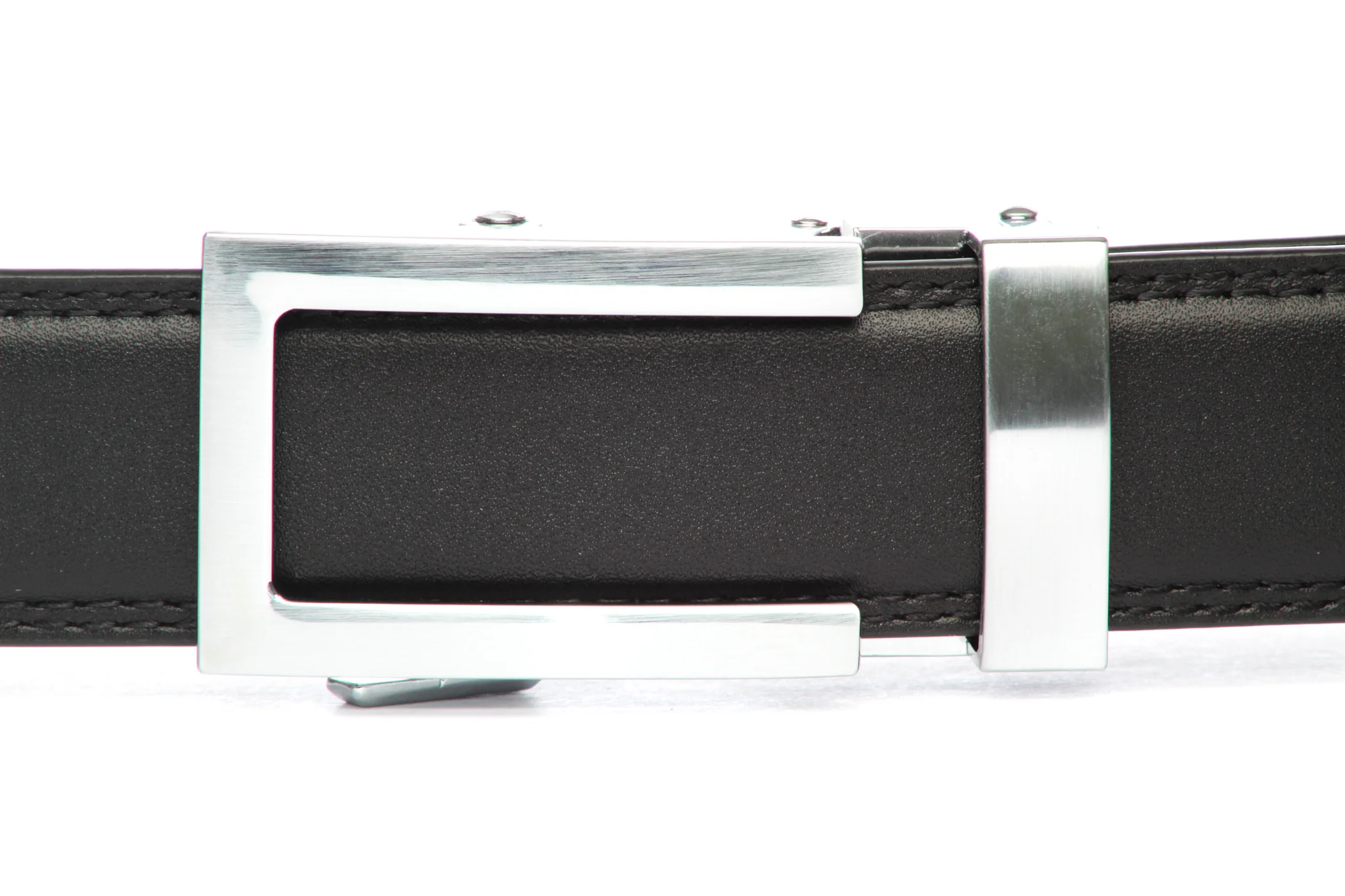 1.25" Traditional Buckle in Silver - Image 3