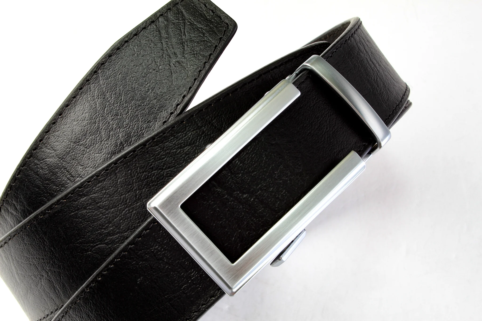 1.5" Black Buffalo Vegetable Tanned Leather w/Traditional in Silver Buckle - Image 6